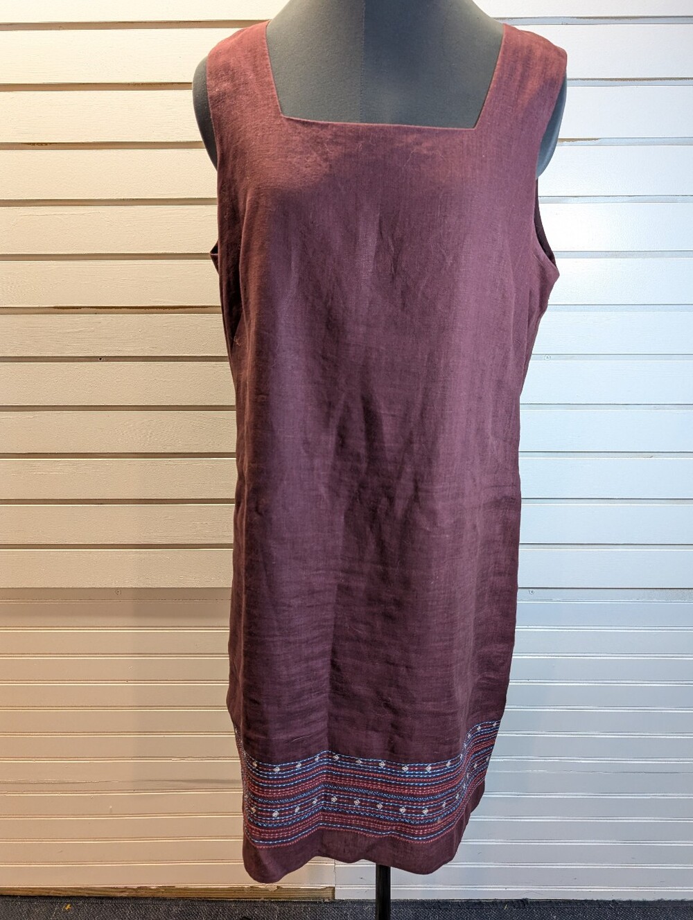 Isabella Bird Square Neck 100% Linen Shift with Embroidered Hem Size 14 EUC